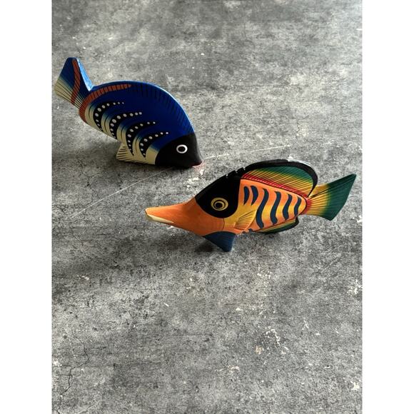 Vtg Wooden Whimsical Fish Figurines Set of 2 - Picture 1 of 5